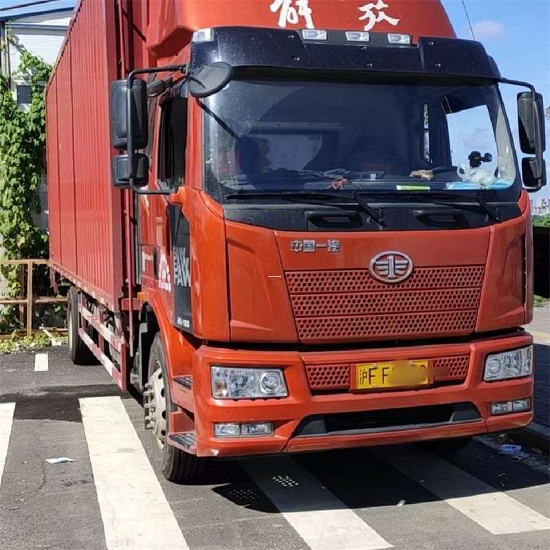 吉阳区罗平县进仓物流：专线直达的多元货运之旅